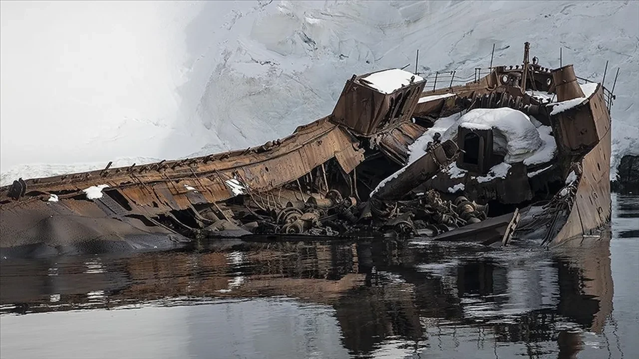 8 yaşındaki çocuk oyun oynarken 169 yıllık gemi enkazı buldu! Asırlık batığın gizemi gazete sayfasında ortaya çıktı