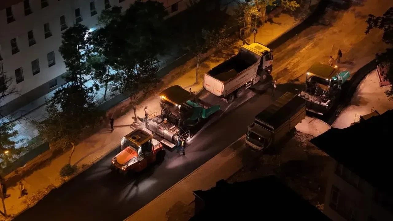 Elazığ’da yollar yenileniyor! 7/24 asfalt mesaisi