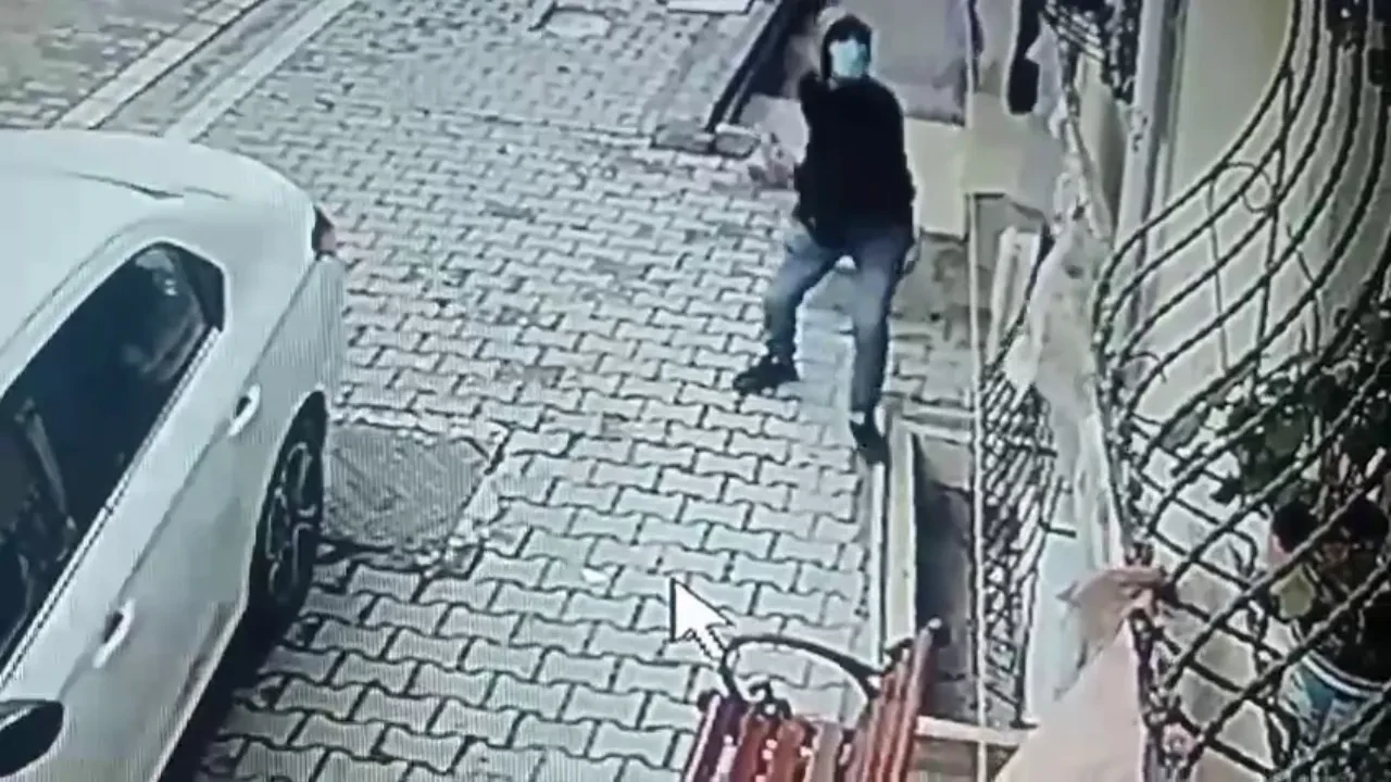 Esenyurt'ta kon donduran görüntüler! Kayınpederi ve baldızına kezzapla saldırdı