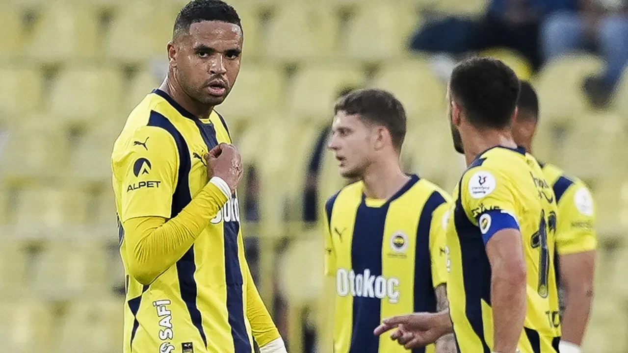 Fenerbahçe kazandı ama yetmedi: Kadıköy'de soğuk rüzgârlar! 