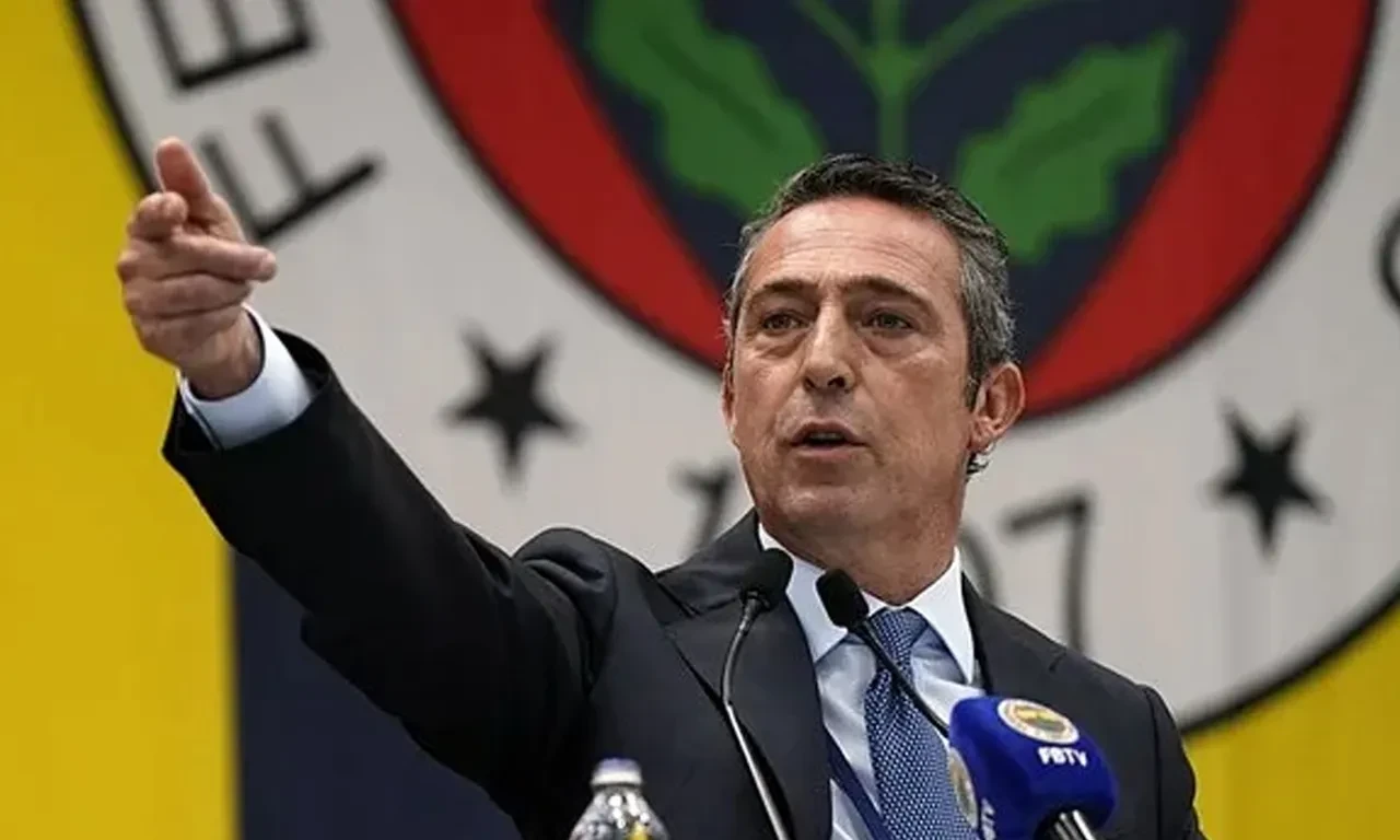 Fenerbahçe'de imza kavgası büyüyor! Ali Koç mekan bastı iddiası! Kulüpten jet cevap