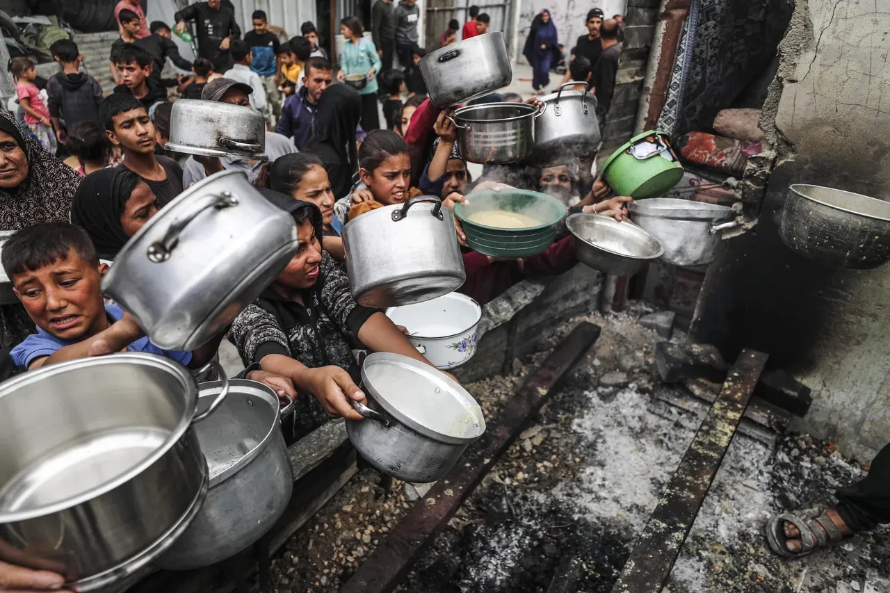 Gazze'de yürek yakan görüntüler: Enkazlar arasında açlık savaşı!