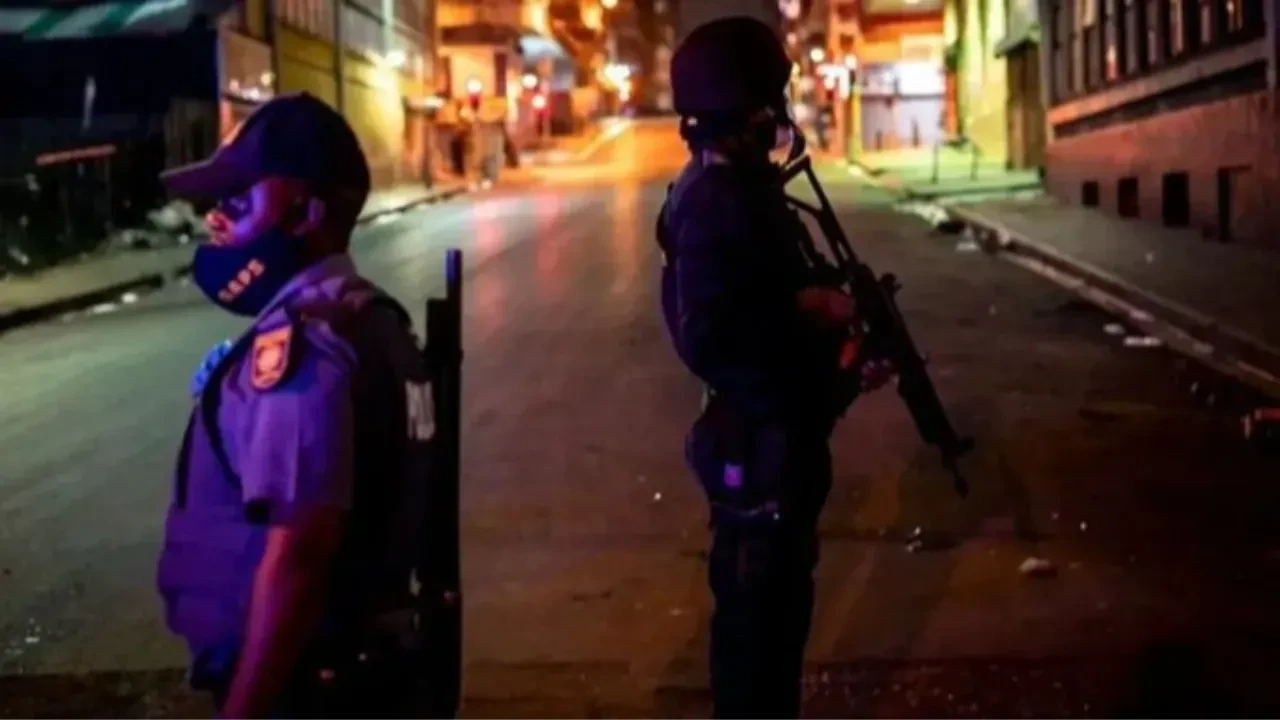 Güney Afrika'da eğlence mekanına silahlı saldırı! Çok sayıda ölü var
