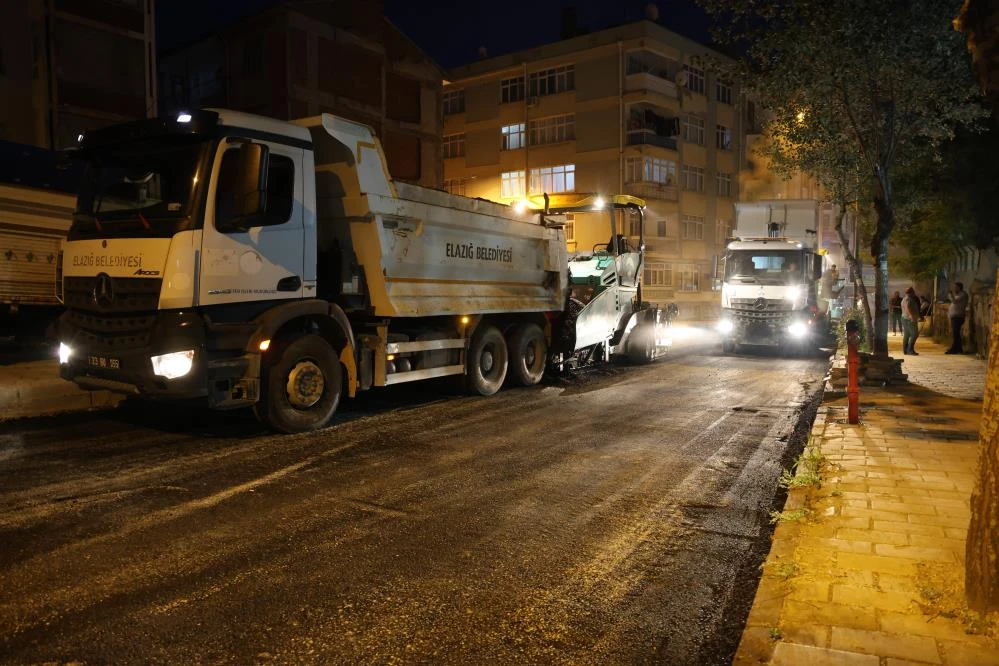 Elazığ’da yollar yenileniyor! 7/24 asfalt mesaisi