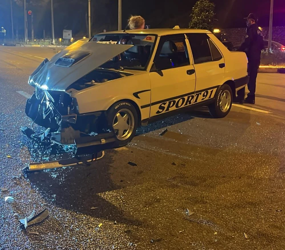 Karabük’te İki otomobil çarpıştı, 4 kişi yaralandı