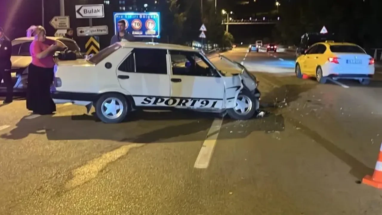 Karabük’te İki otomobil çarpıştı, 4 kişi yaralandı