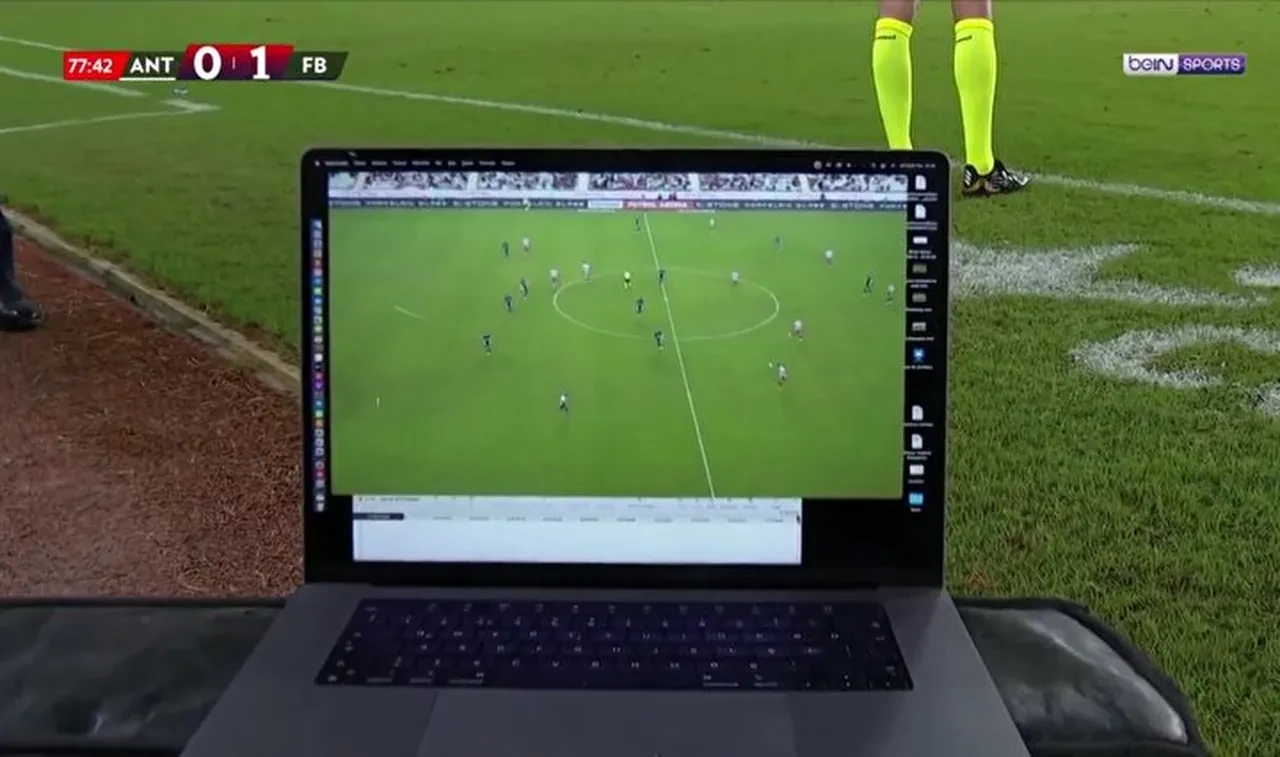 Okan Buruk'tan Mourinho'ya olay gönderme: The Real One