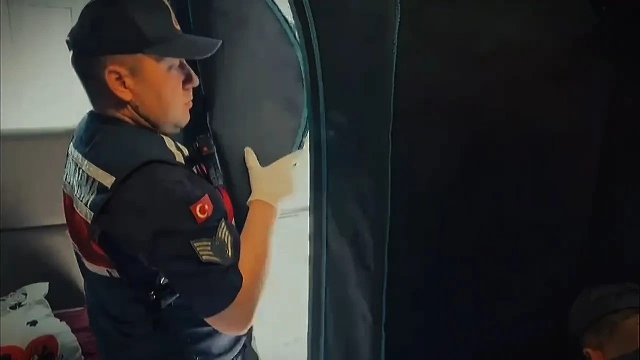 Tekirdağ’da 'skunk serası' şoku! Giysi dolabı sandılar, gerçek bambaşka çıktı 