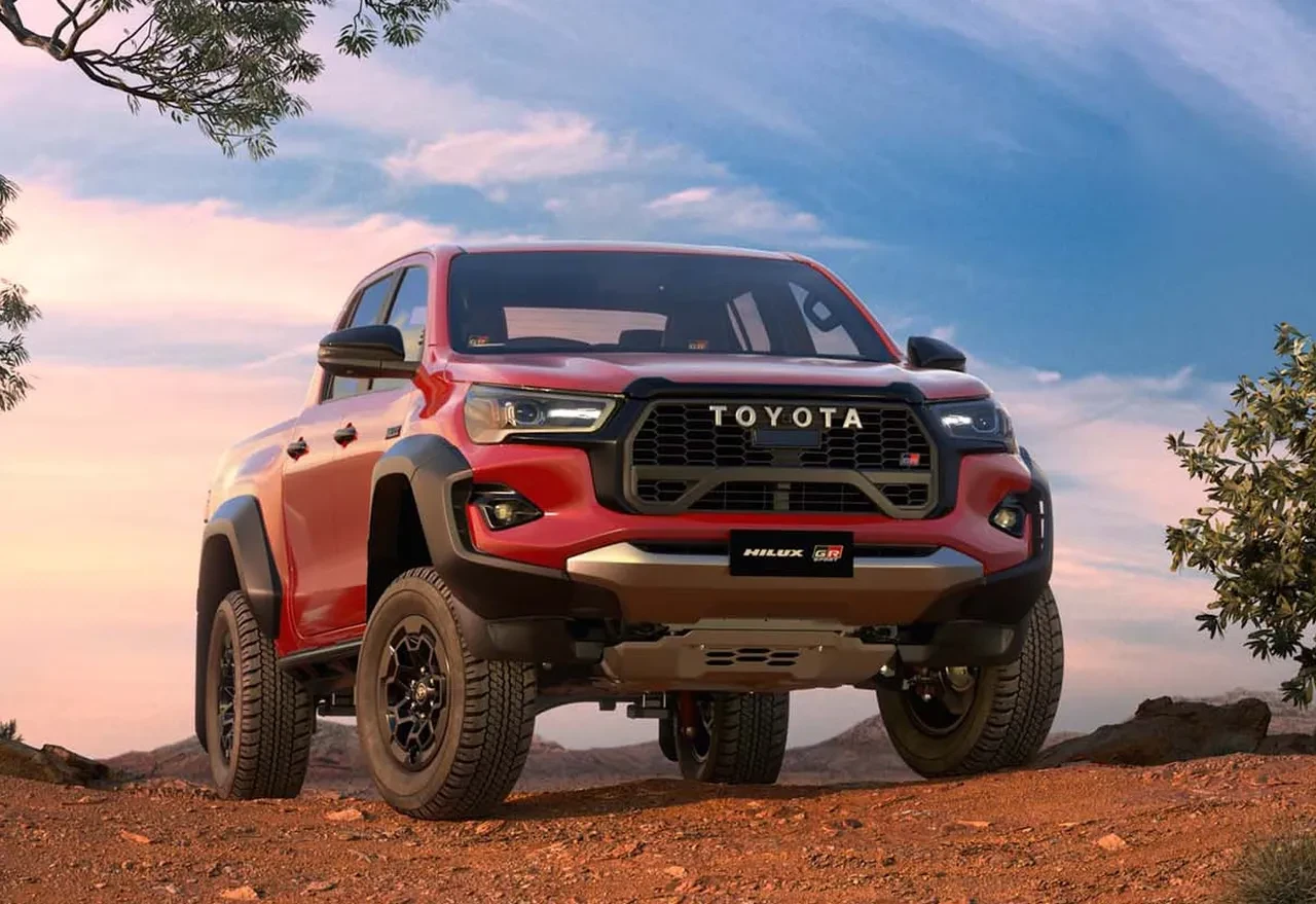 Toyota'nın en güçlüsü Türkiye'ye geldi, merak başladı! Ford Ranger Wildtrak mı Toyota Hilux GR Sport mu?