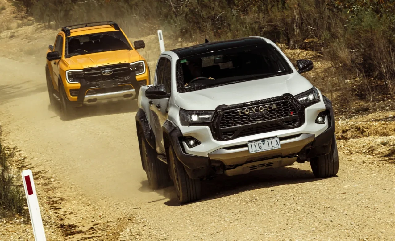 Toyota'nın en güçlüsü Türkiye'ye geldi, merak başladı! Ford Ranger Wildtrak mı Toyota Hilux GR Sport mu?