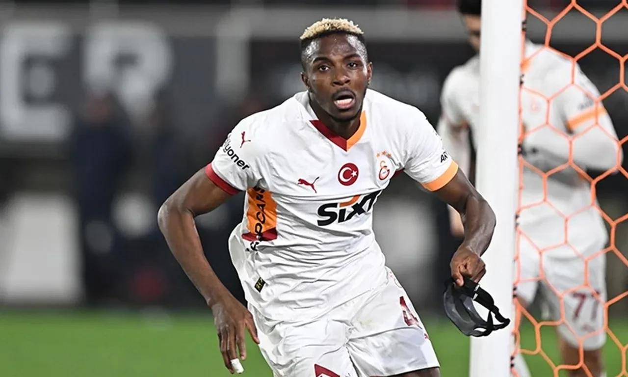 Victor Osimhen'e büyük sürpriz! Şampiyonluk kutlamasında taraftardan mesaj var