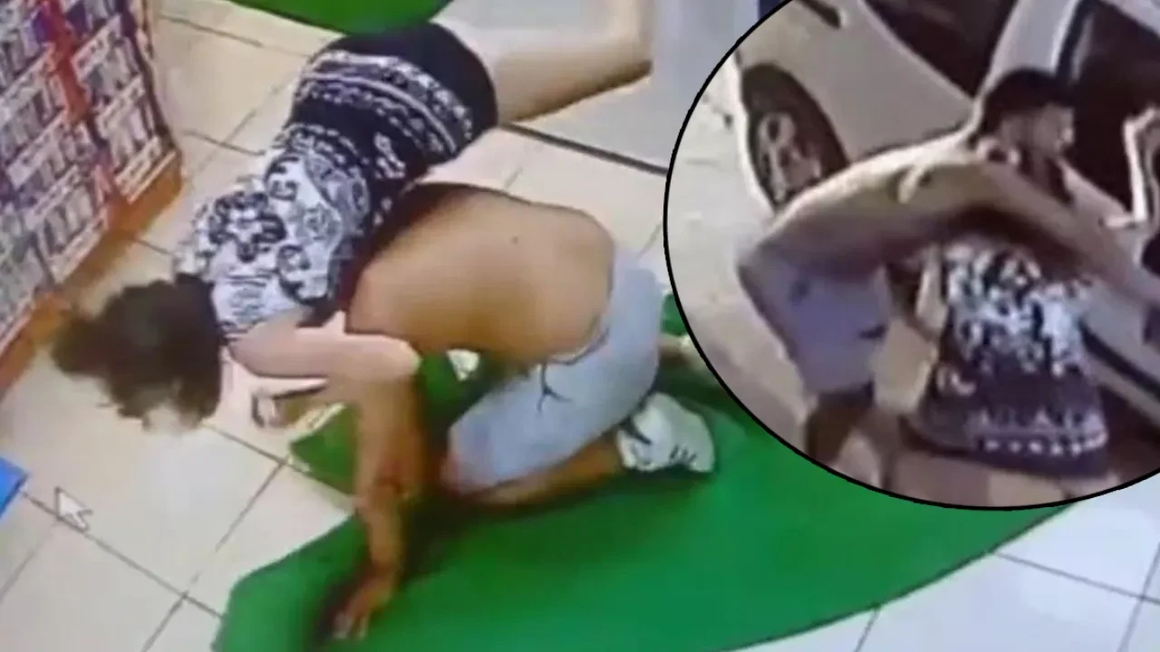 Akaryakıt istasyonunda gasp anı kamerada! Kadını dövüp arabasını çaldılar