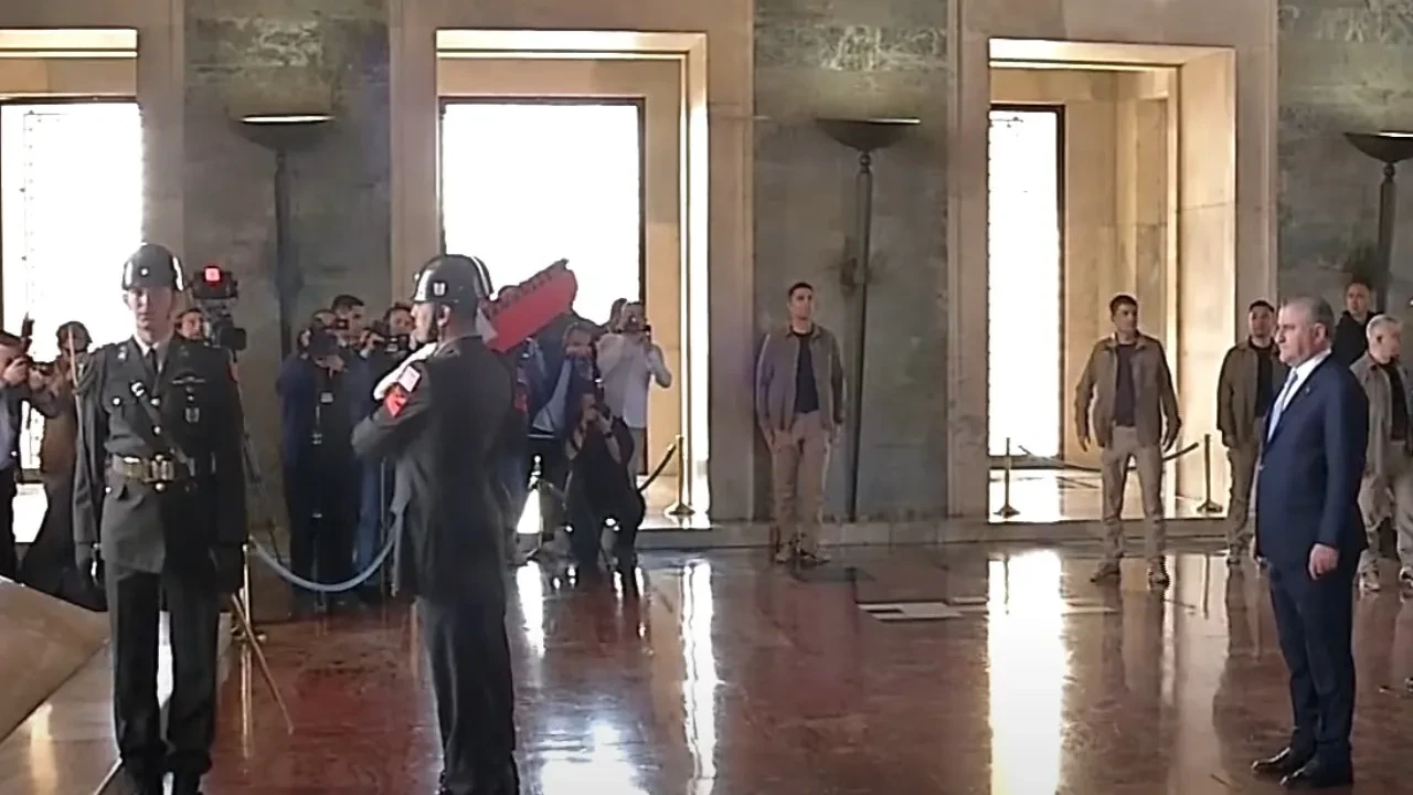 Bakan Osman Aşkın Bak'tan Anıtkabir'e ziyaret