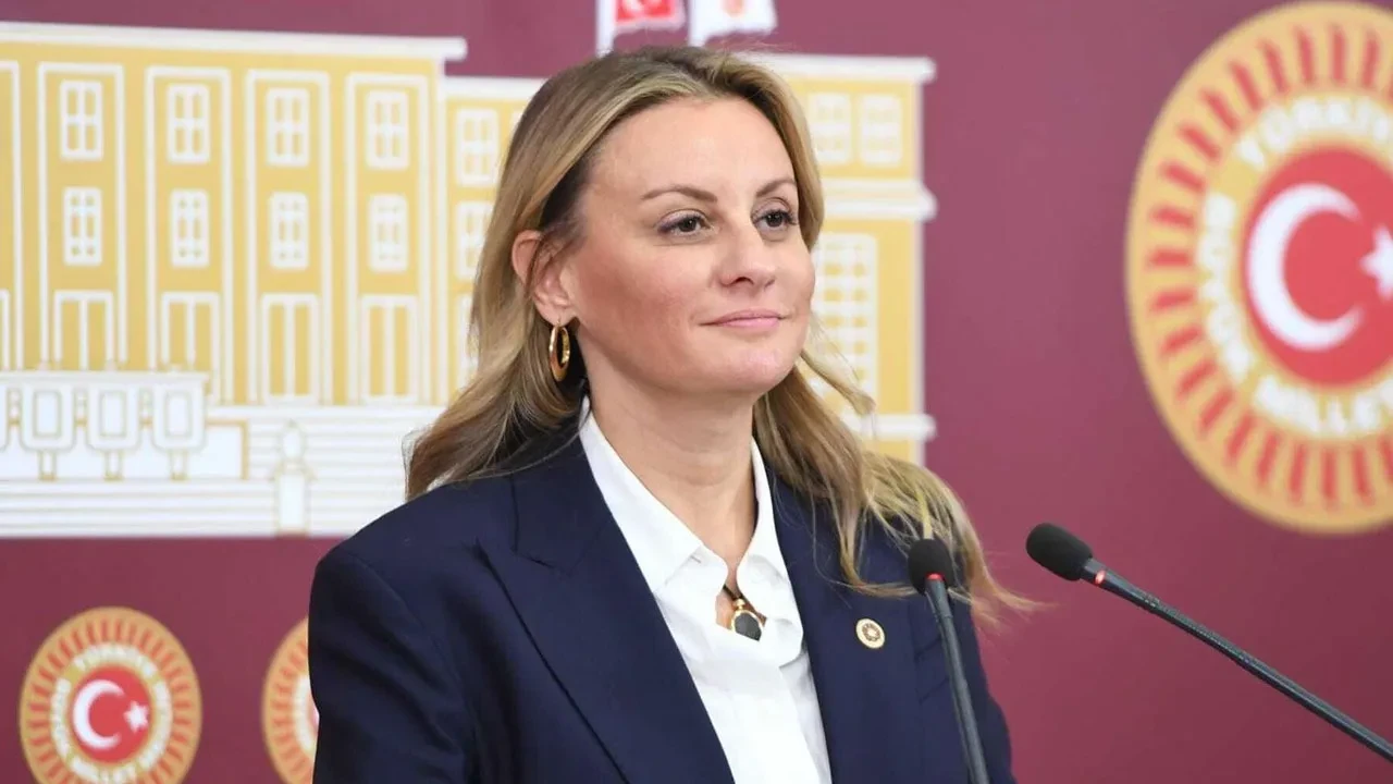 DEVA Partisi'nden istifa eden Seda Kaya Ösen CHP'ye katıldı