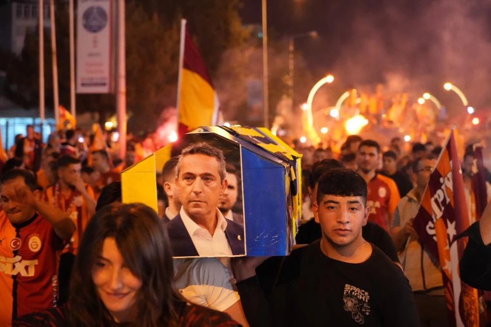 Edirne'de Galatasaray taraftarından ezeli rakibe tabutlu gönderme!