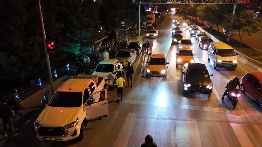 Kırıkkale’de alkollü gencin GTA benzeri terörü: 7 araç hasarlı, 5 kişi yaralı!