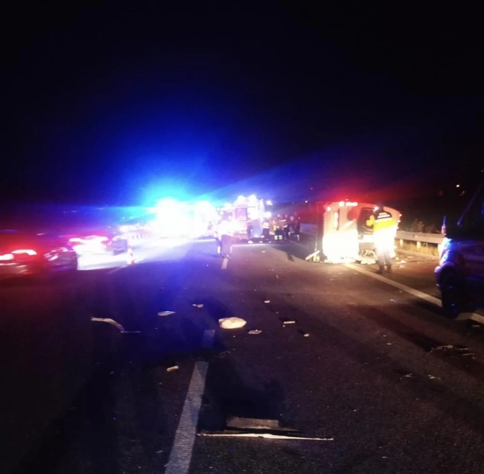 Soma’da servis minibüsü faciası: 1 ölü, 13 yaralı!