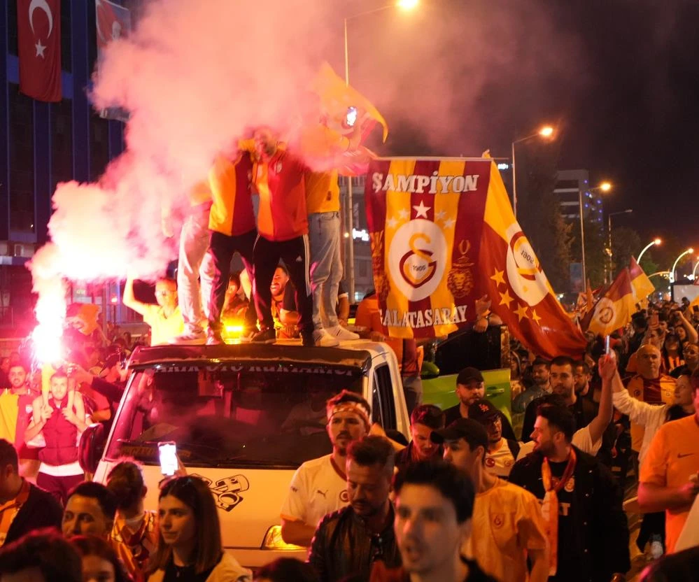 Edirne'de Galatasaray taraftarından ezeli rakibe tabutlu gönderme!