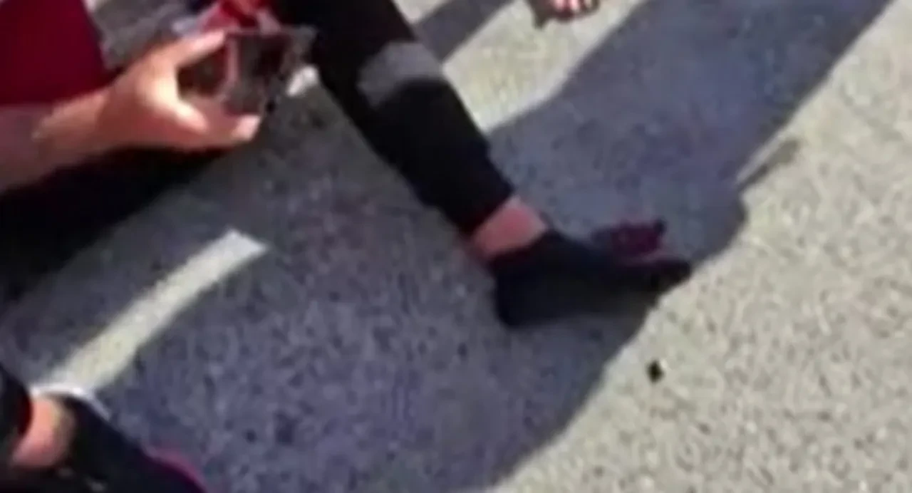 Kadıköy’de şampiyonluk forması hedef oldu! Taraftara kurşunla tepki