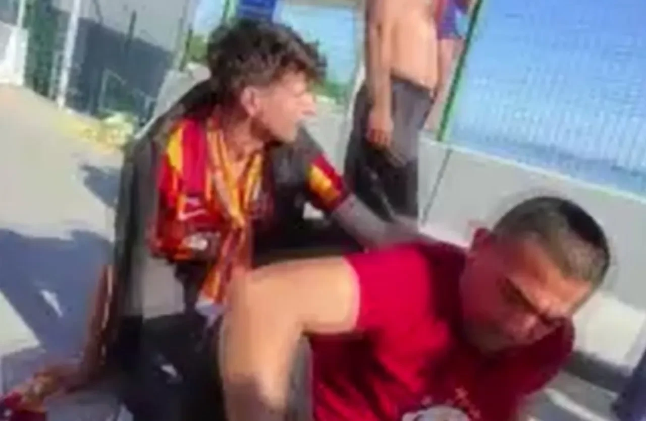 Kadıköy’de şampiyonluk forması hedef oldu! Taraftara kurşunla tepki