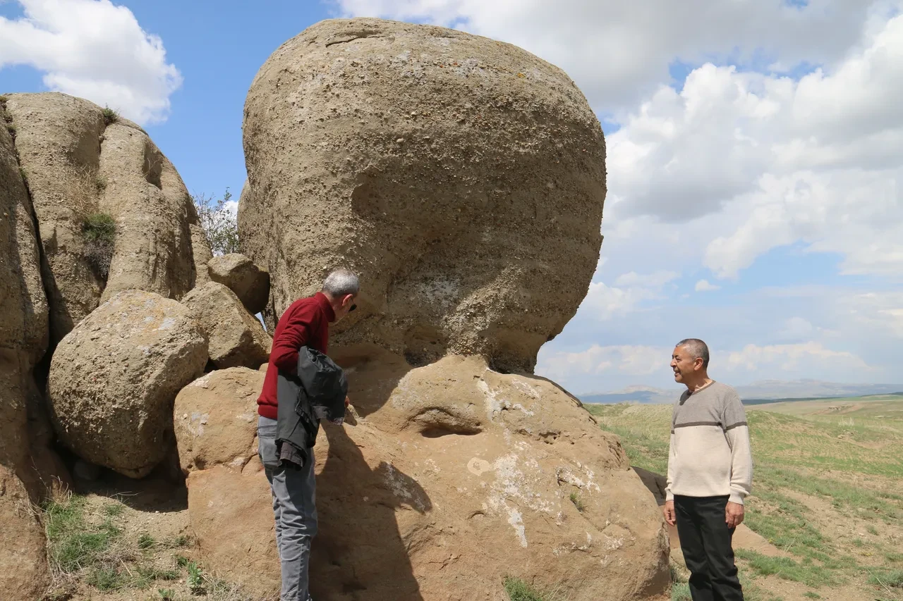 Sırrı halen çözülemedi, görenler tedirgince yaklaşıyor! Bir ilimizde esrarengiz kalıntı