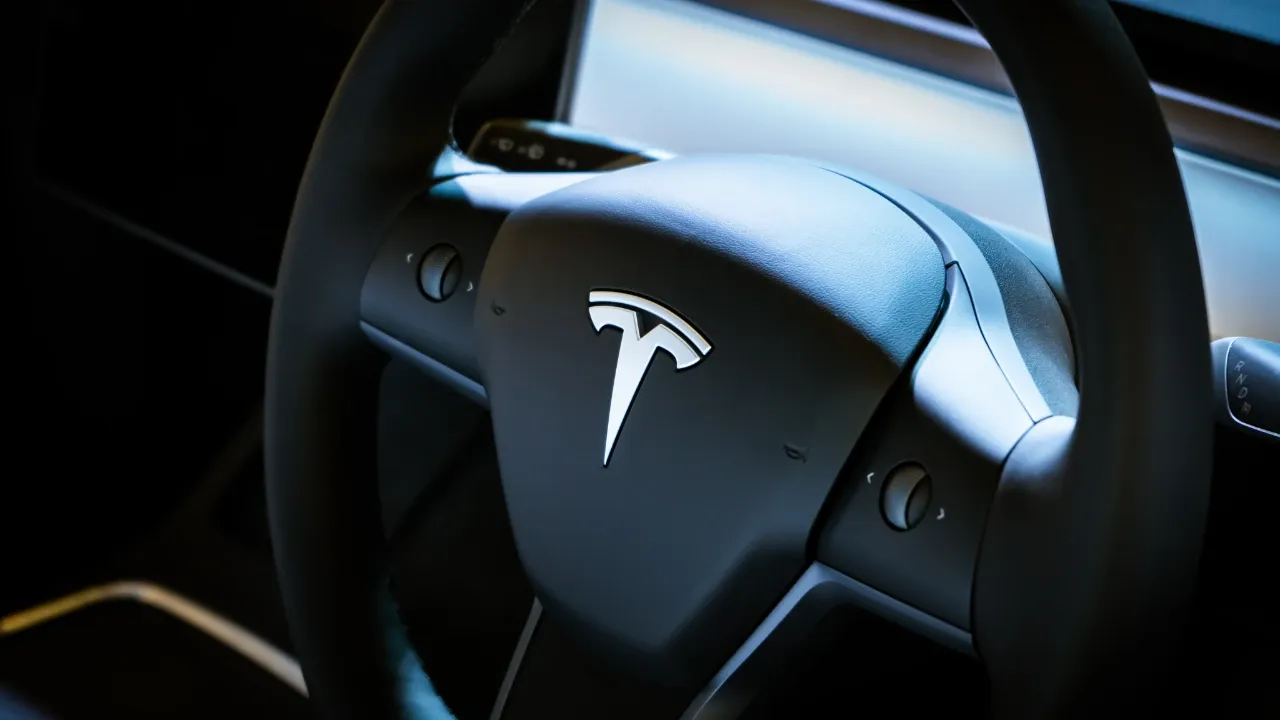 Tesla'nın tam otonom sürüş güncellemesi Türkiye’ye geliyor mu?