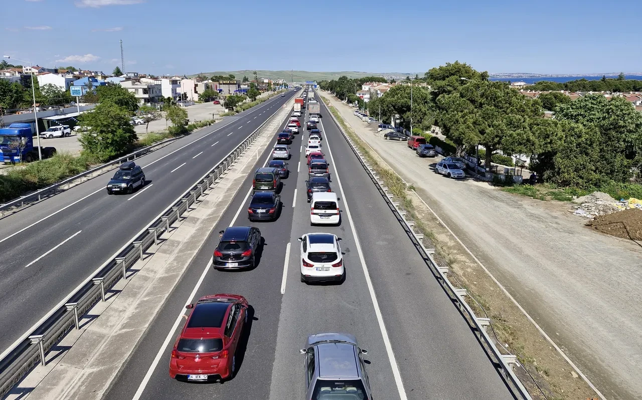 Üç günlük tatil sonrası İstanbul'a dönüş çilesi