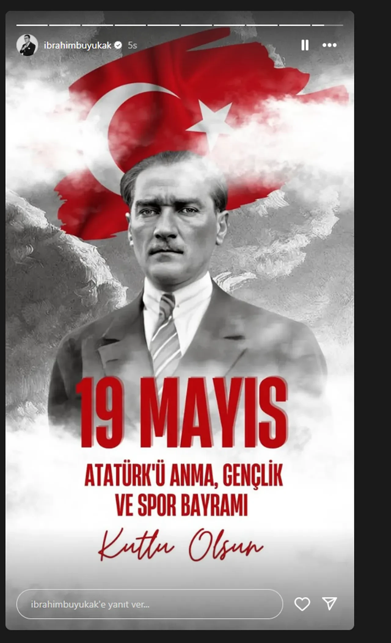 Ünlü isimlerden 19 Mayıs Atatürk'ü Anma, Gençlik ve Spor Bayramı paylaşımları 