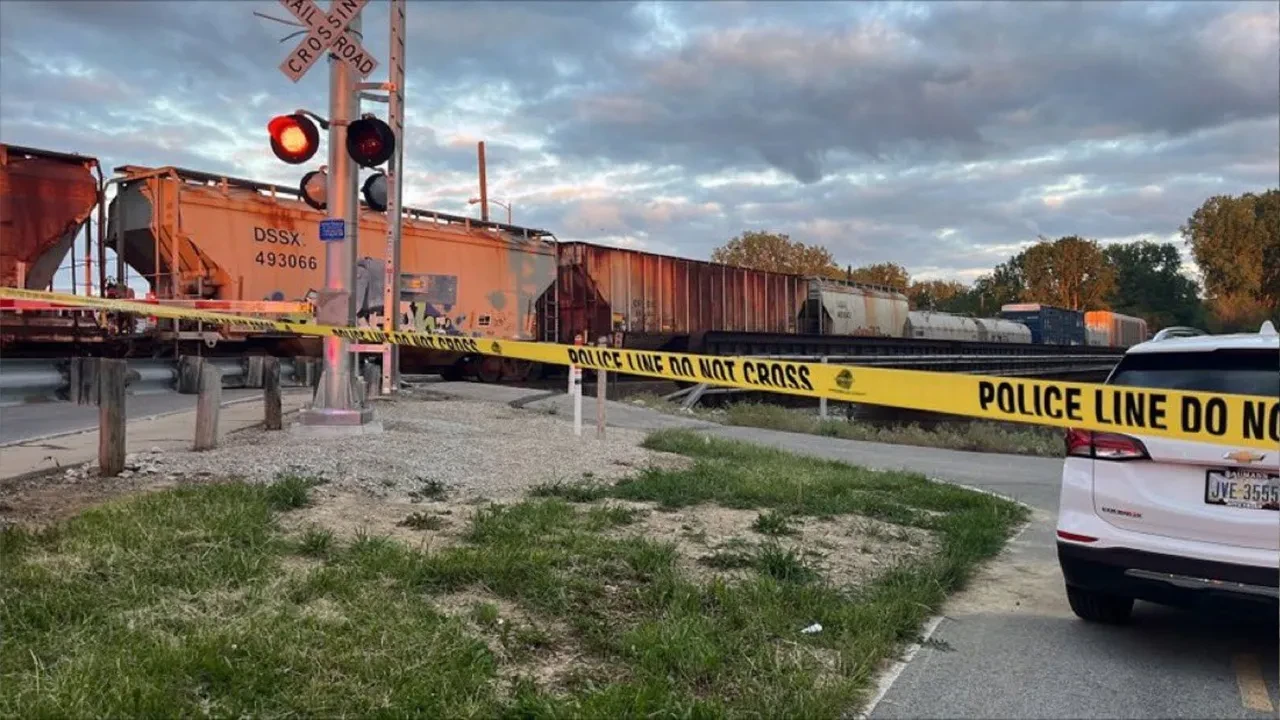 Yük treni yayalara çarptı: Kazada 2 kişi öldü, 1 çocuk kayıplara karıştı