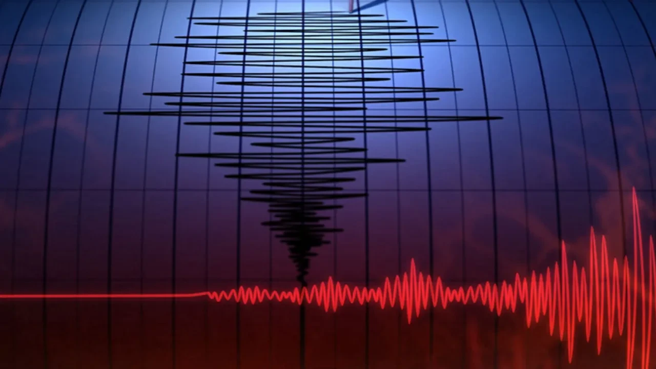 Yunanistan'da korkutan deprem Ege'yi salladı: İzmir'de hissedildi