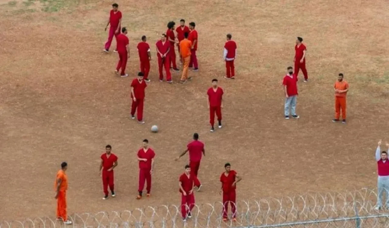 Dronu görünce yardım çağrısında bulundular! Venezuelalı mahkumlardan 'cehennem' öncesi son çırpınış