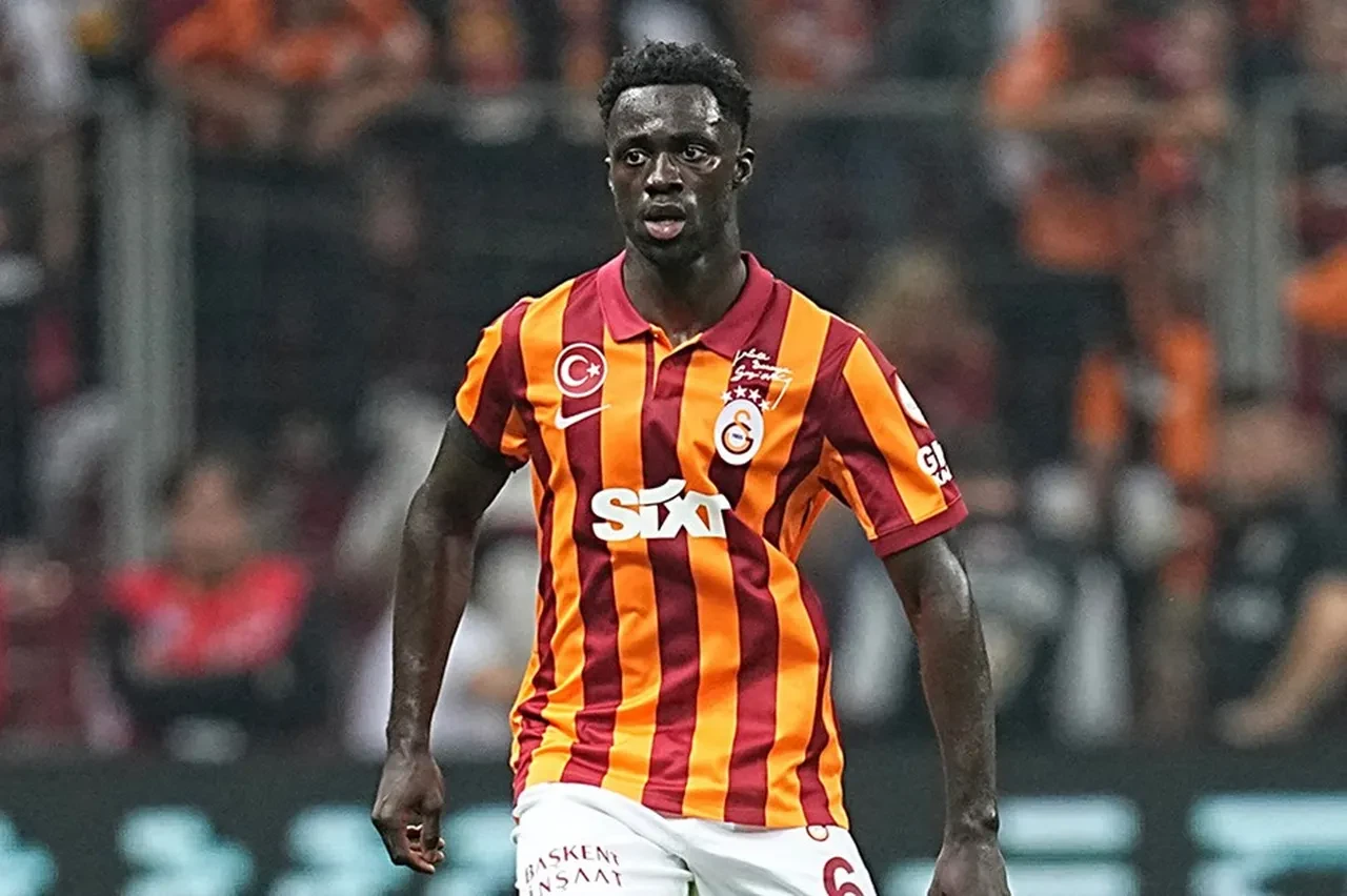 Galatasaray yıldız oyuncu ile yeniden masaya oturdu! 3 yıllık sözleşme yapılacak