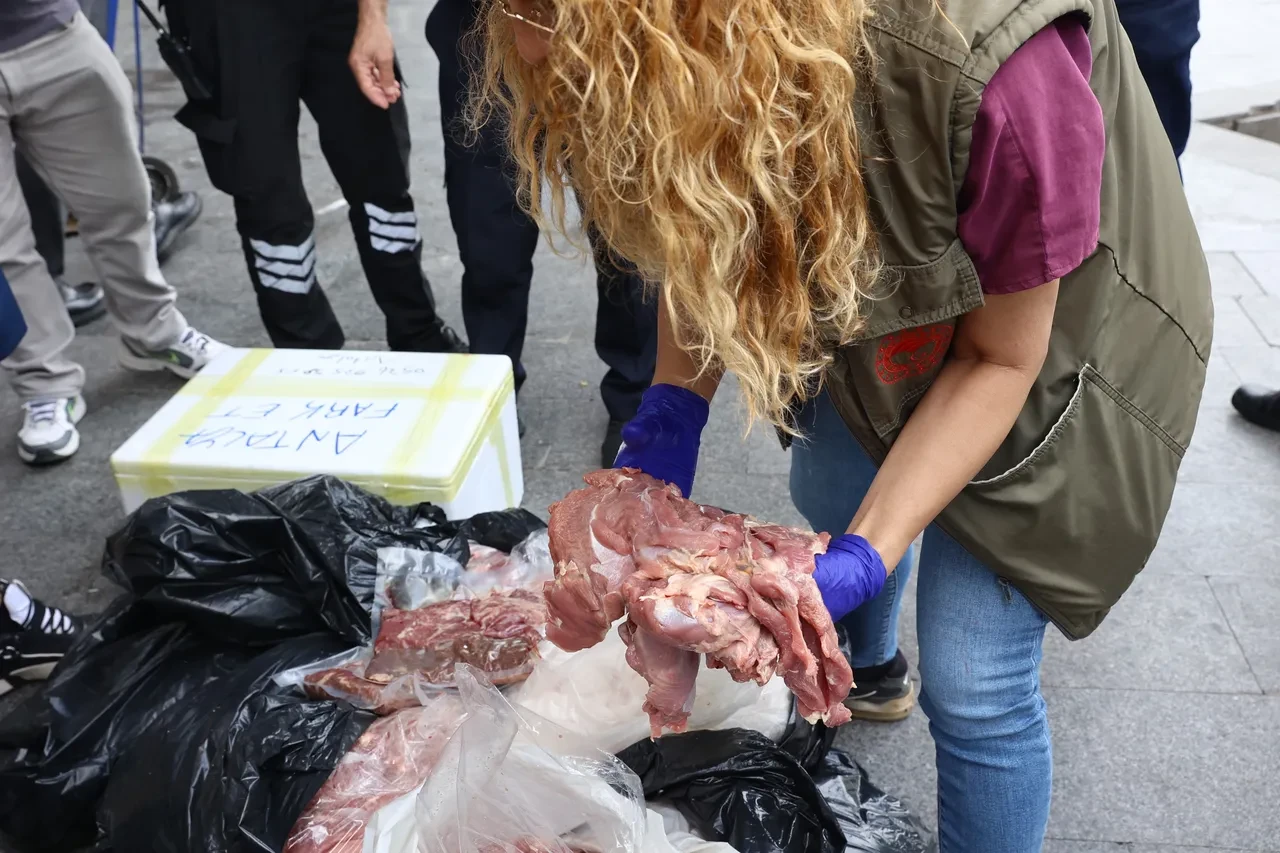 Hayrete düşüren an! Parça parça çöp poşetinde taşınıyordu, otogarda yakalandı
