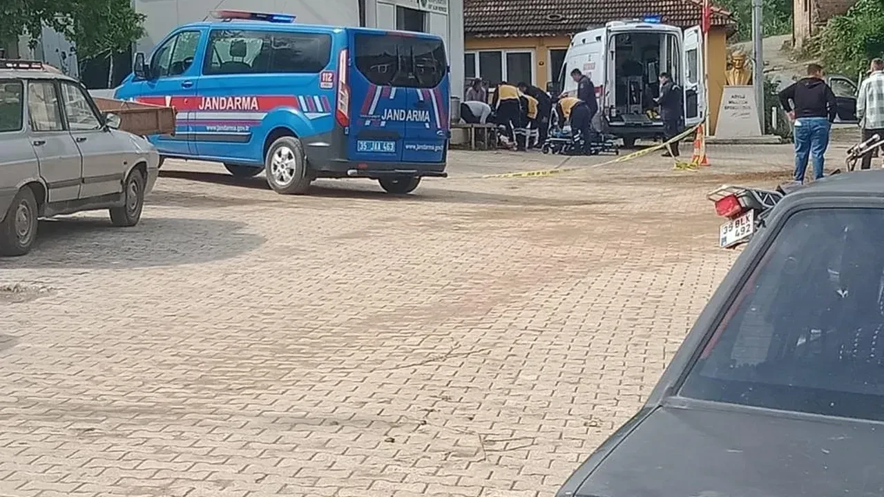 İzmir'de 3 kişiyi yaralayan saldırgan kayıplara karıştı 