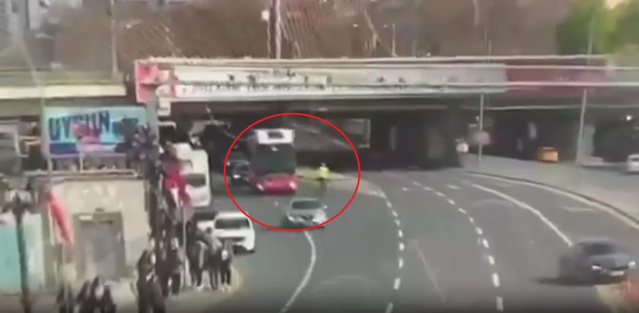 Son dakika | Erdoğan’dan polisin üstüne otobüs süren muhalefet şoförüne tepki! 'Şuursuz bir zihniyet' 