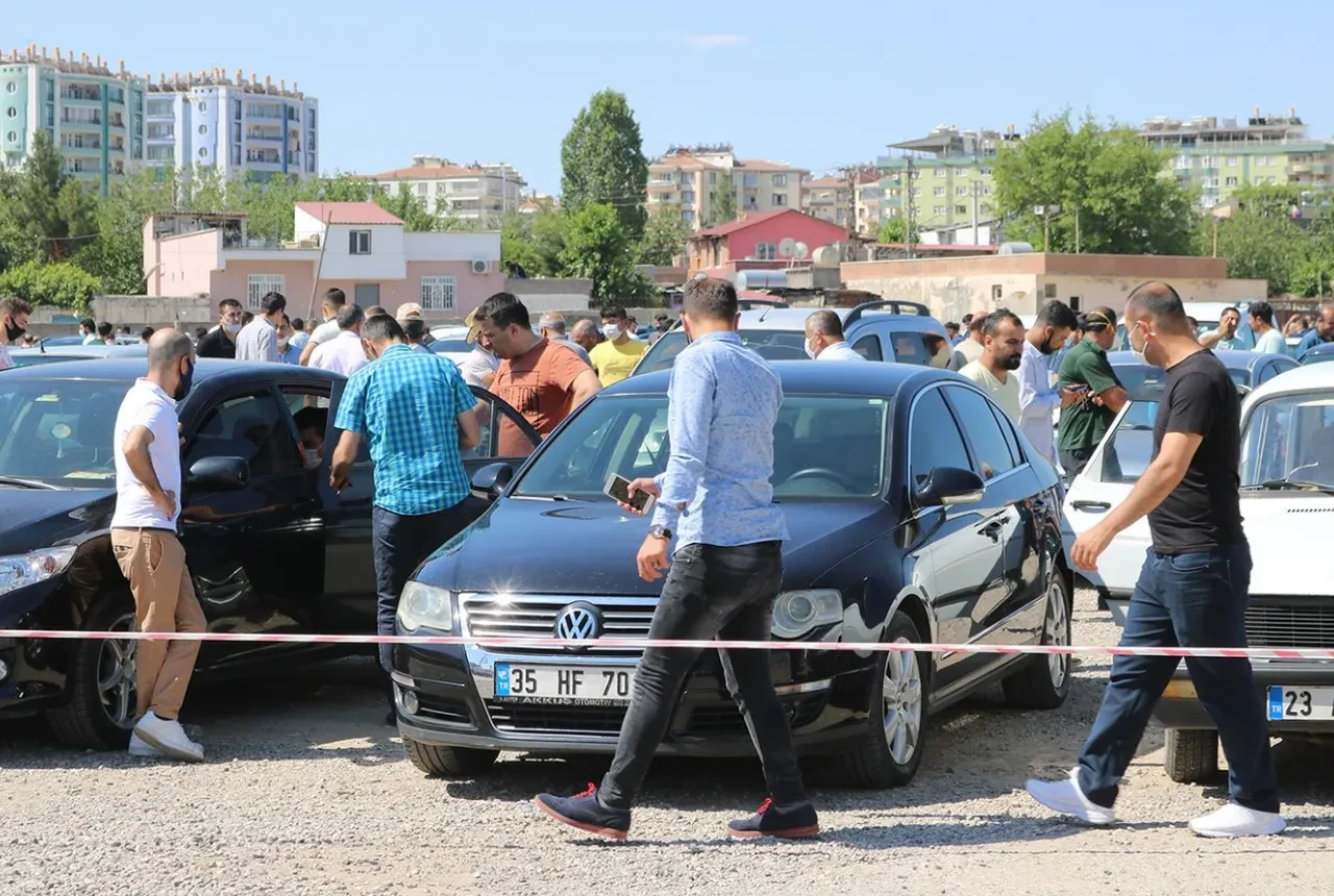 Arabasını satmayı planlayanlar bir kez daha düşünsün! Sektör uzmanından çarpıcı fiyat tahmini