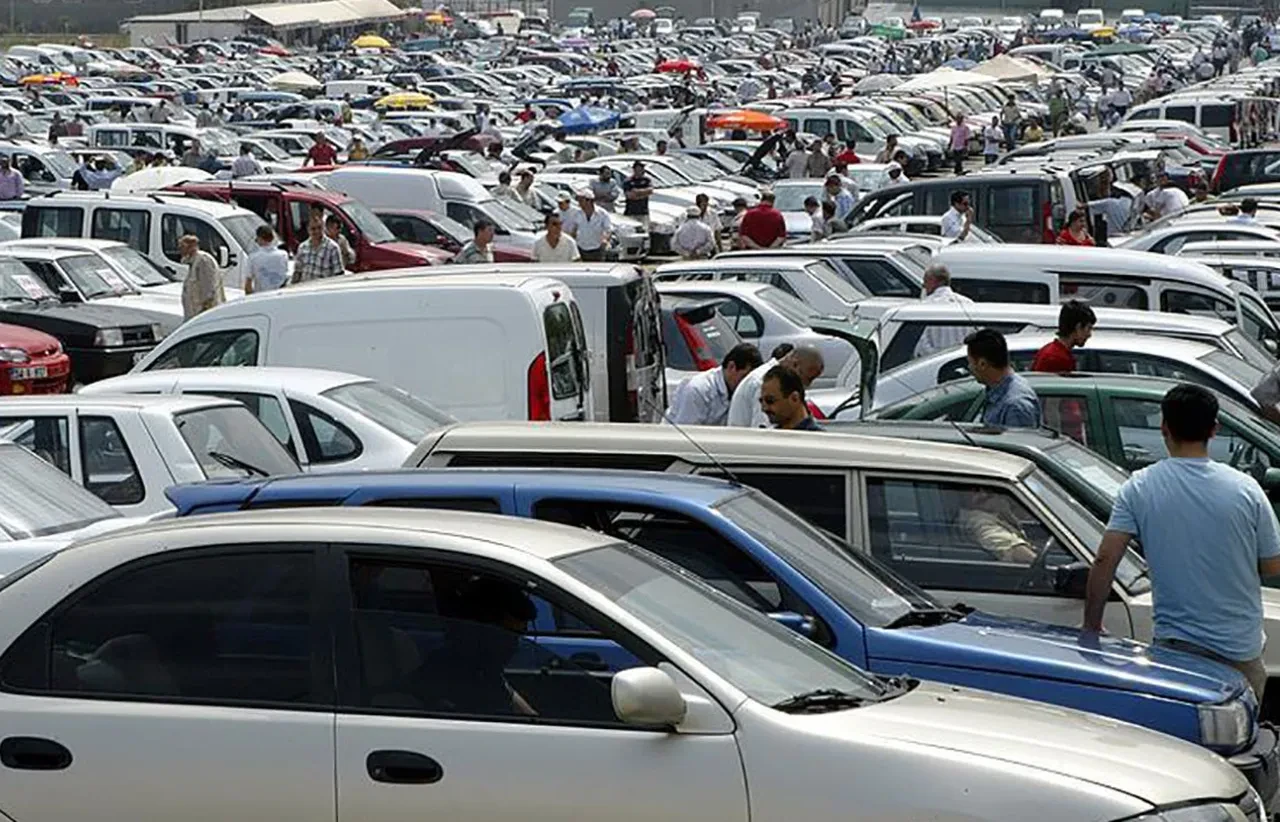 Arabasını satmayı planlayanlar bir kez daha düşünsün! Sektör uzmanından çarpıcı fiyat tahmini