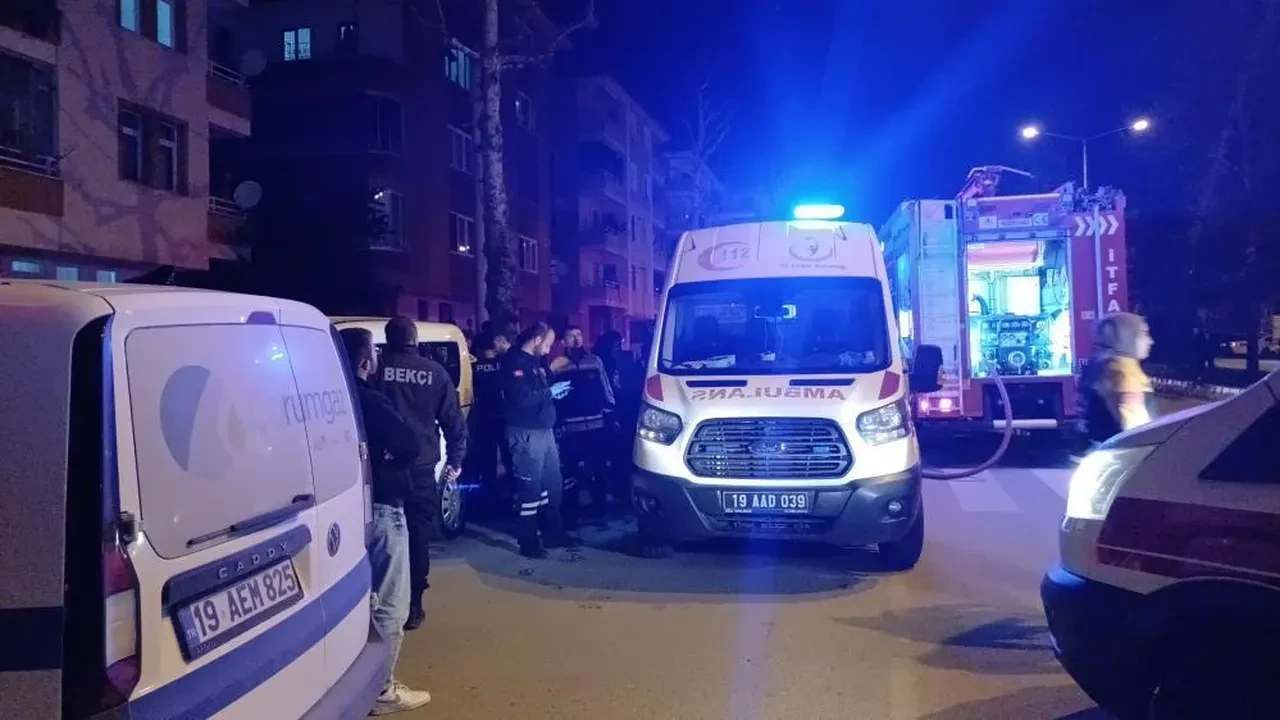 Çorum’da 5 katlı apartmanda yangın paniği