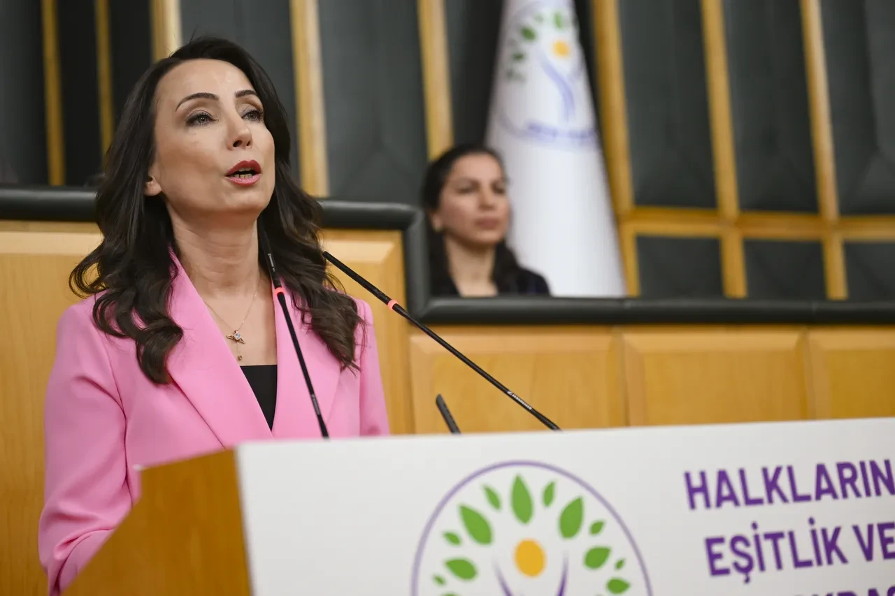 DEM Parti'den Bahçeli'nin komisyon teklifine destek! MHP liderinden alıntı yaptı
