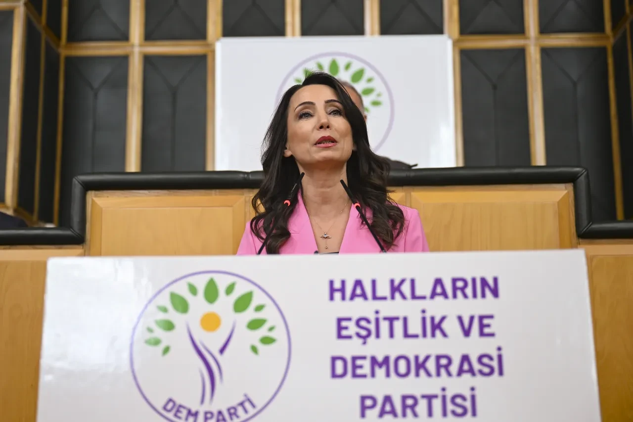 DEM Parti'den Bahçeli'nin komisyon teklifine destek! MHP liderinden alıntı yaptı