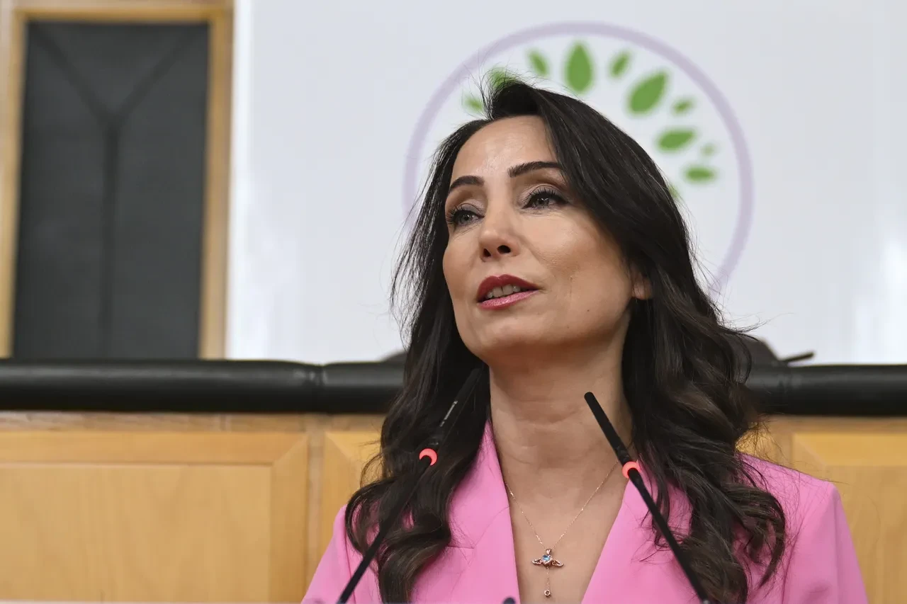 DEM Parti'den Bahçeli'nin komisyon teklifine destek! MHP liderinden alıntı yaptı