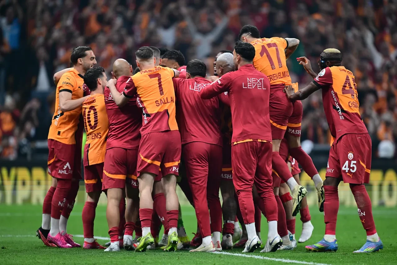 Devlet Bahçeli'den şampiyon Galatasaray'a tebrik