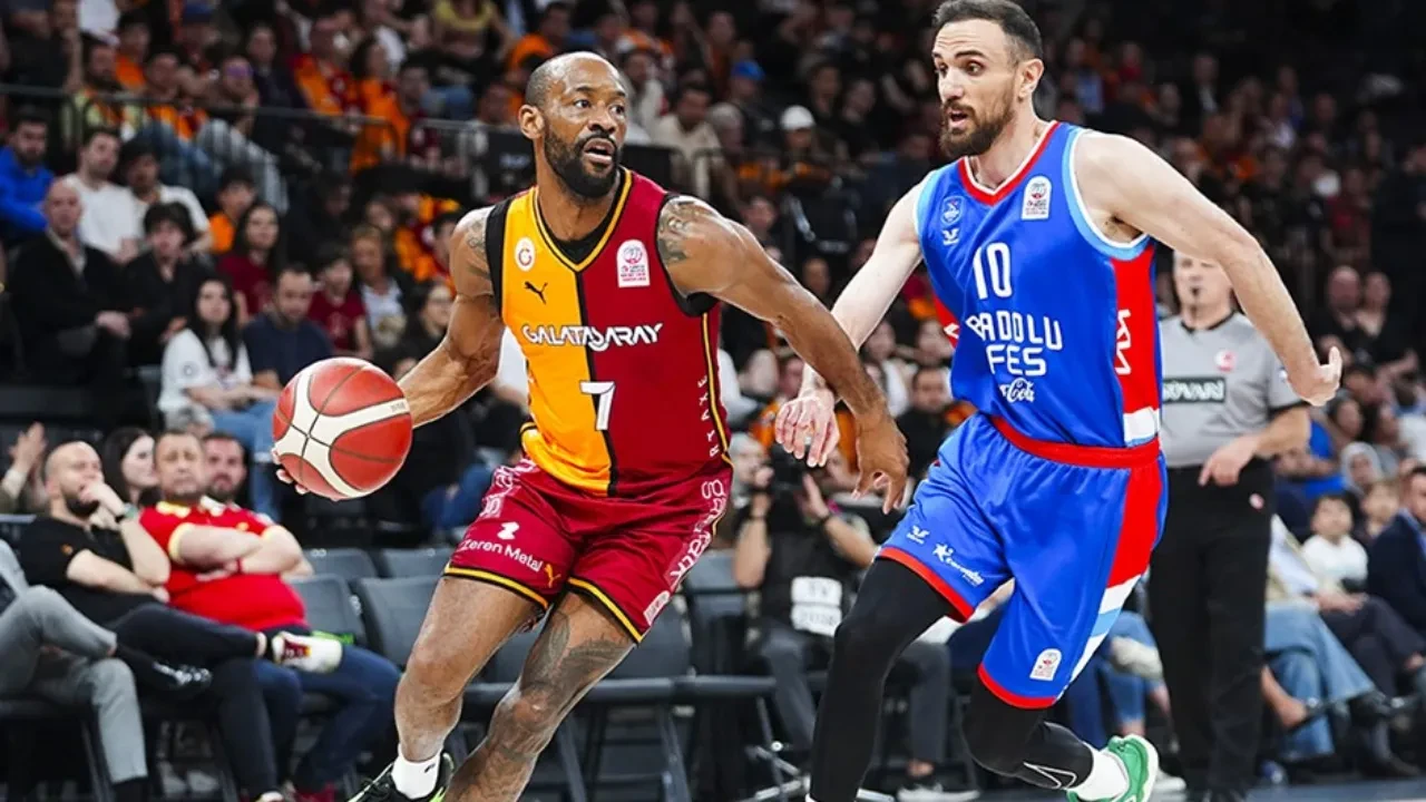 Galatasaray Anadolu Efes maç sonucu kaç kaç? 34 farklık galibiyet