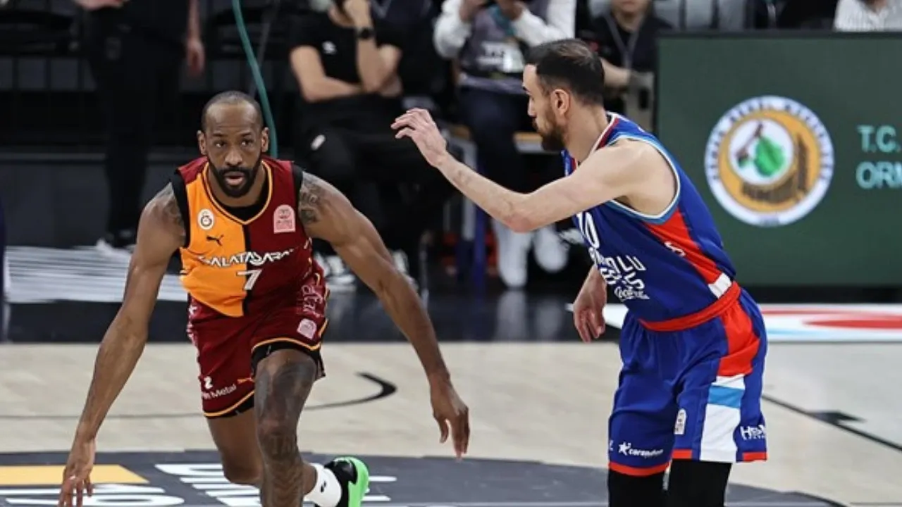 Galatasaray Anadolu Efes maç sonucu kaç kaç? 34 farklık galibiyet