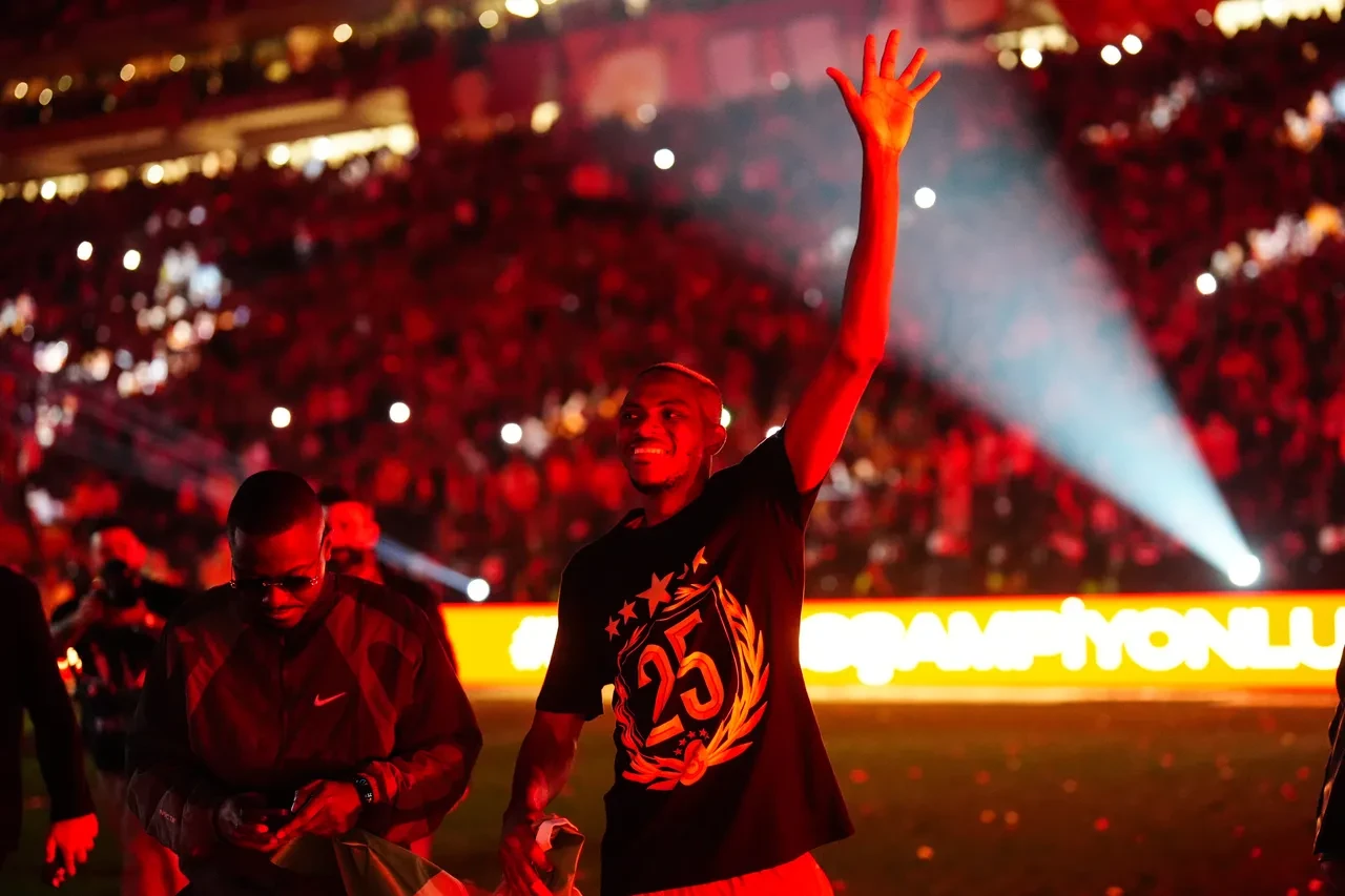 Galatasaraylıları korkutan maske paylaşımı! İngiliz devinin gönderisi ortalığı karıştırdı: Victor Osimhen...