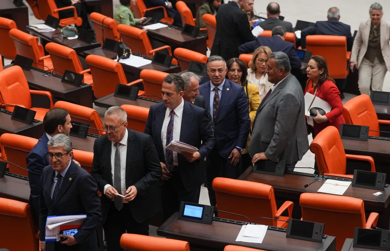 HSK seçiminde CHP gerilimi: Kurulu terk ettiler