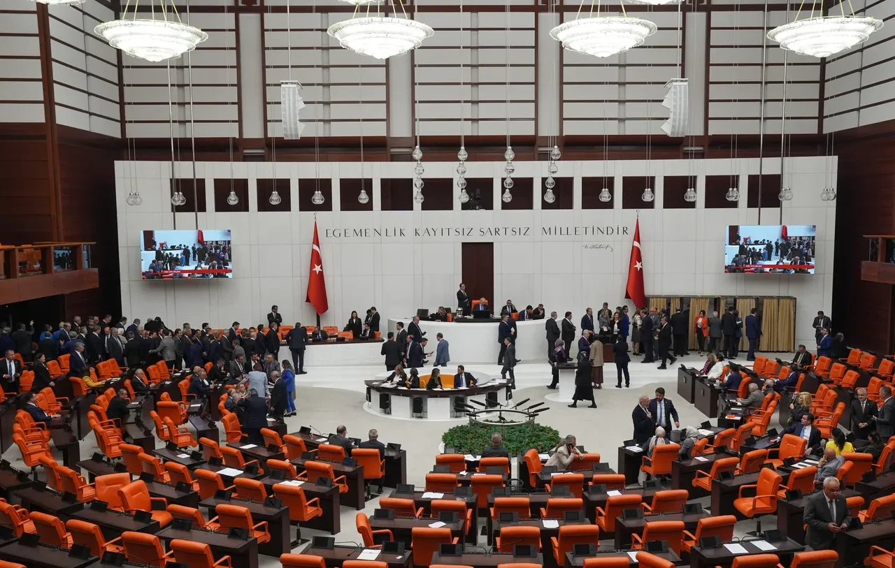 HSK seçiminde CHP gerilimi: Kurulu terk ettiler