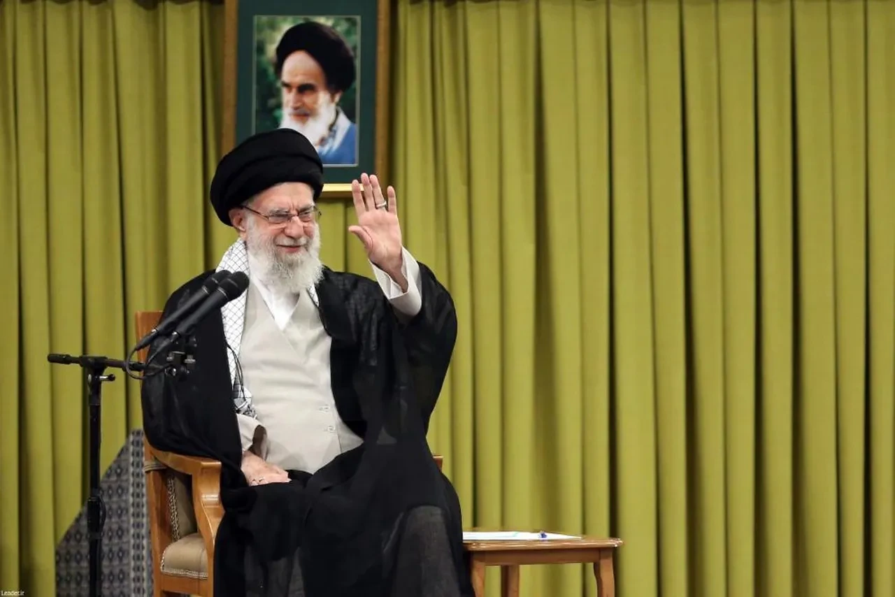 İran dini lideri Hamaney ABD'ye kafa tuttu: Kimseden izin alacak değiliz
