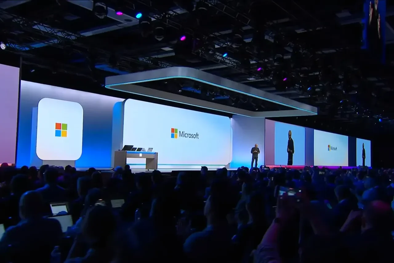 Microsoft sahnesinde Gazze protestosu: Mühendis Nadella'yı yarıda kesti