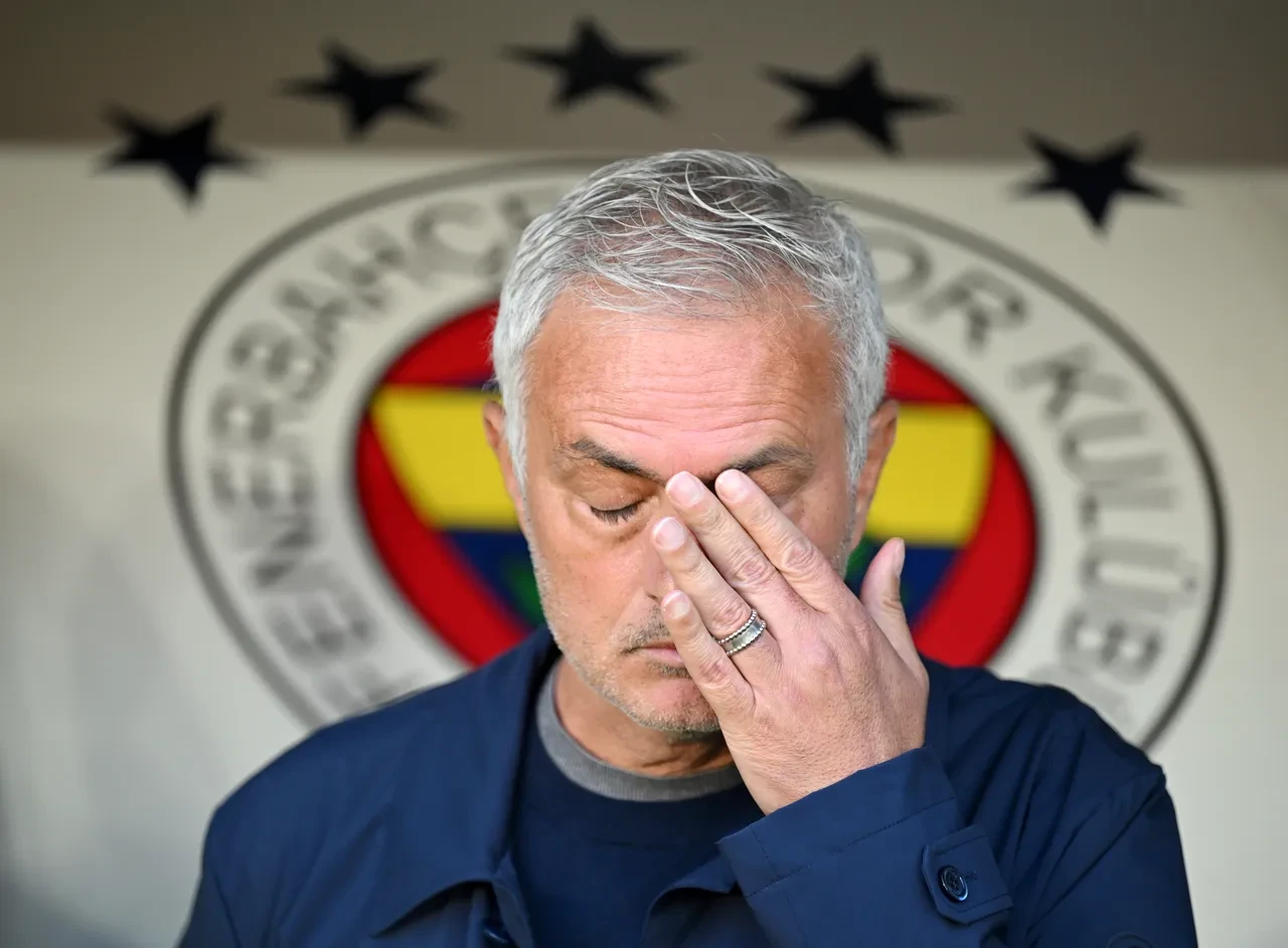 Mourinho'nun yerine en güçlü aday belli oldu! Kadıköy'de görüntülenmişti